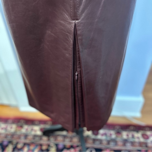 Elie Tahari Rich Claret (wine) Leather Pencil Skirt. Fully lined. Size 14. NEW! - Picture 5 of 14